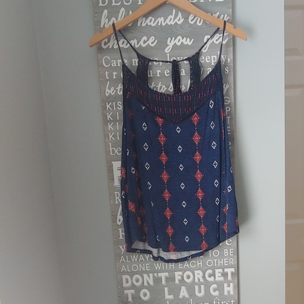 🩵5/$25 Blue patterned tank top - Picture 1 of 5